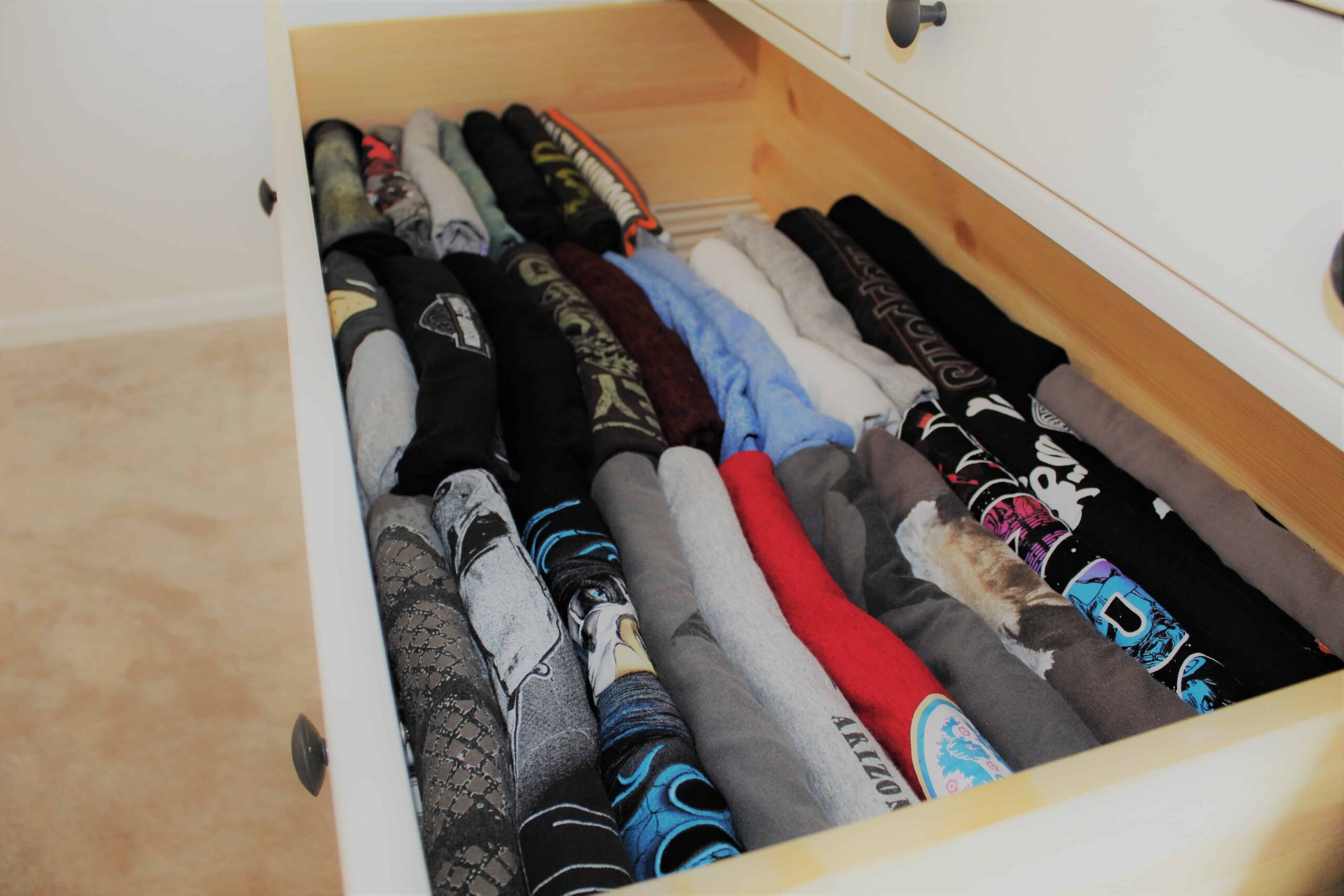 KonMari Folding - EXACTLY How to Fold Clothes like Marie Kondo