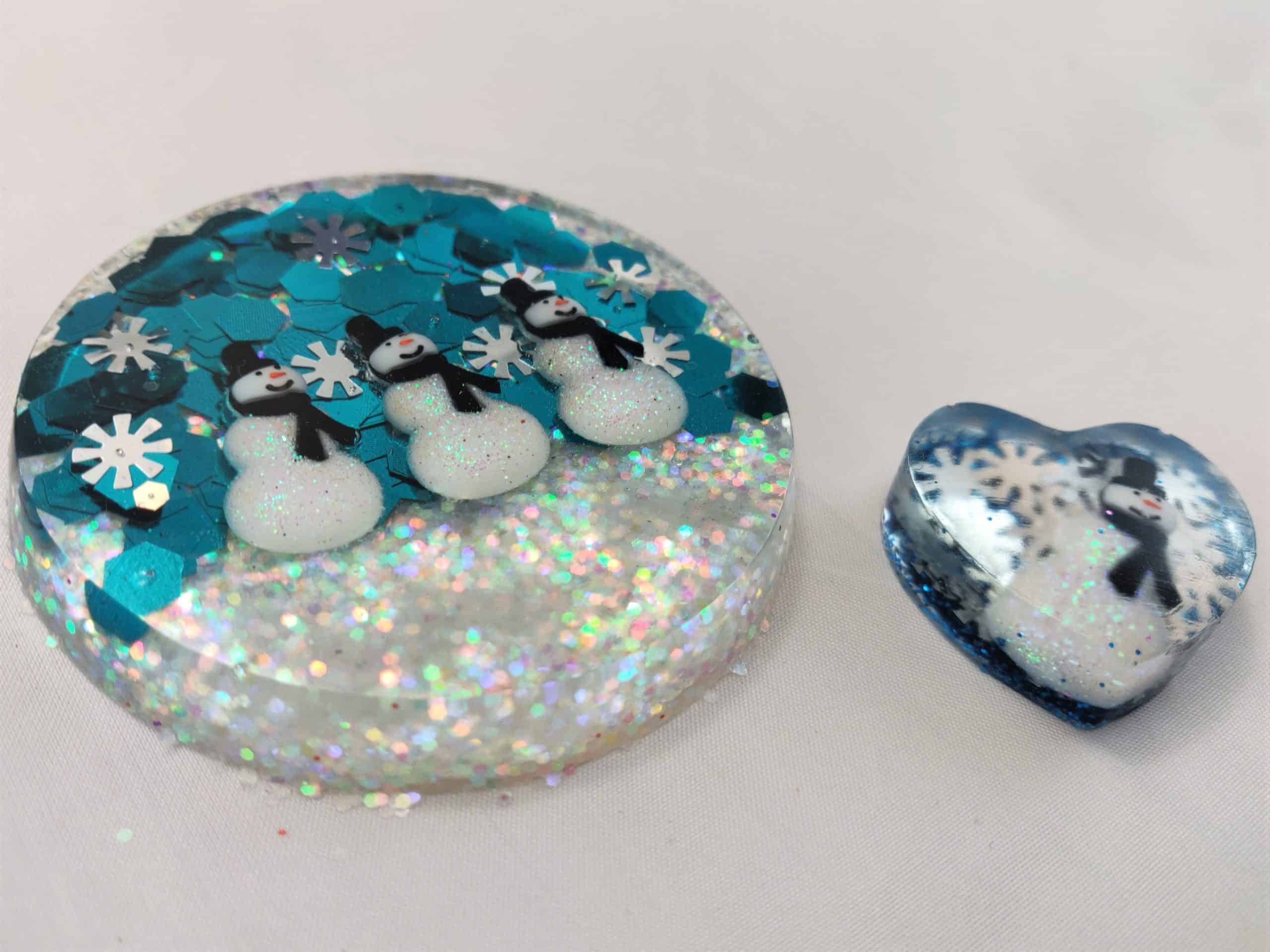 How To Make An Easy DIY Resin Ornament Christmas 2024 