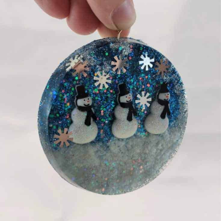 Easy Holiday Resin Ornament