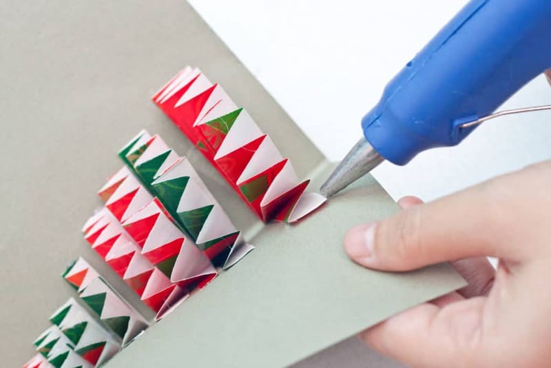 Assembling your Pop-Up Christmas Tree Card